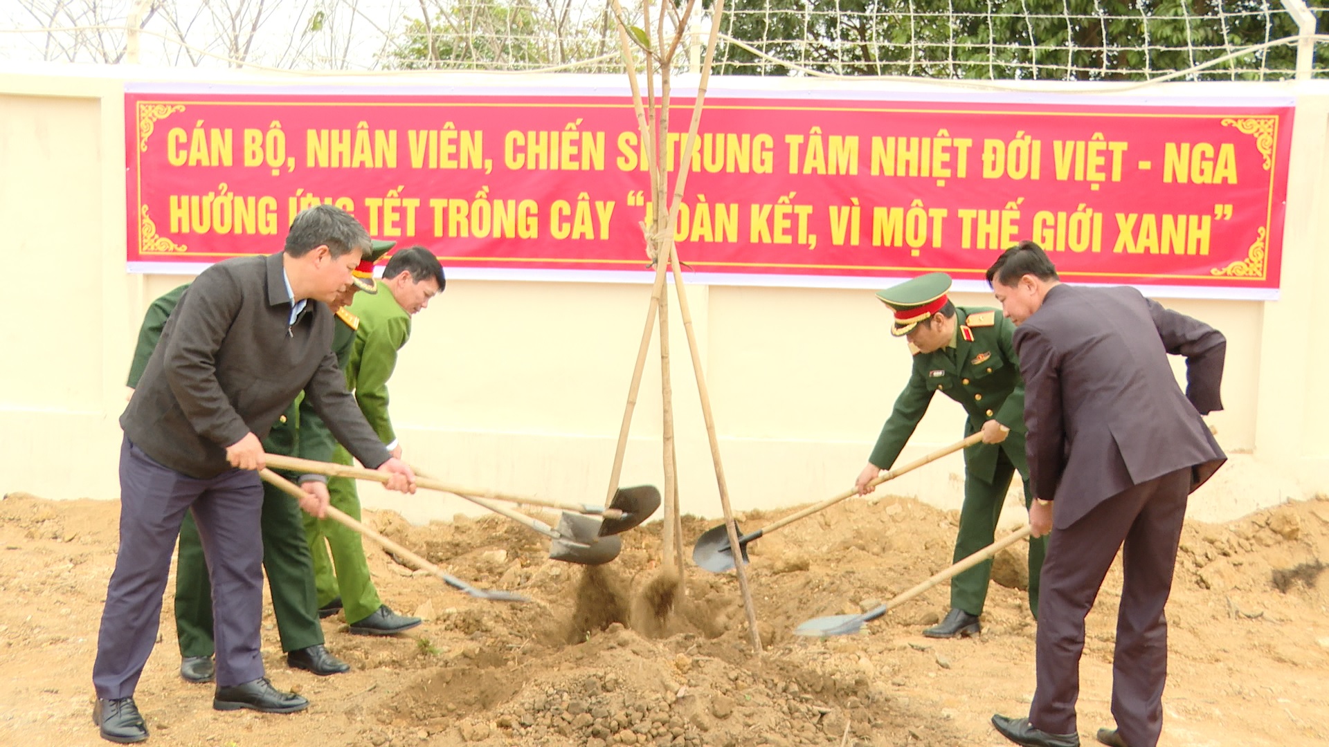 Trung tâm Nhiệt đới Việt - Nga phát động Tết trồng cây Xuân Ất Tỵ 2025